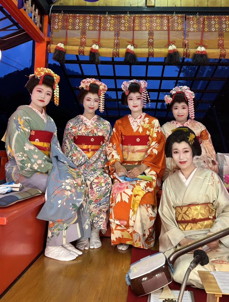 山形県上山市のイベント「踊り山車」やまがた舞子も参加いたしました。